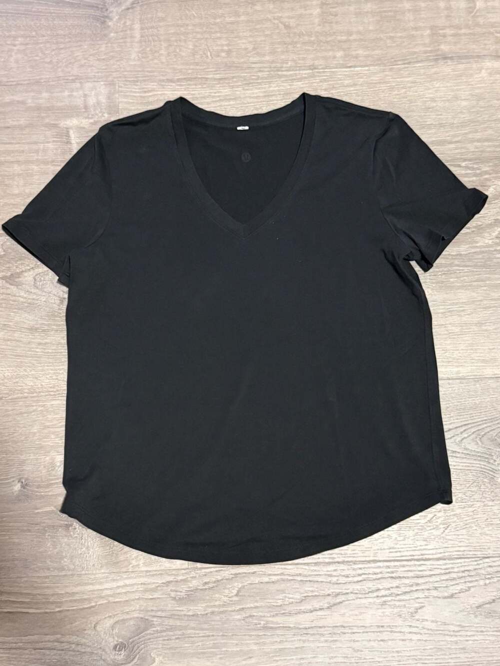 Lululemon Tee V-Neck Short Sleeve Shirt Black Size Large